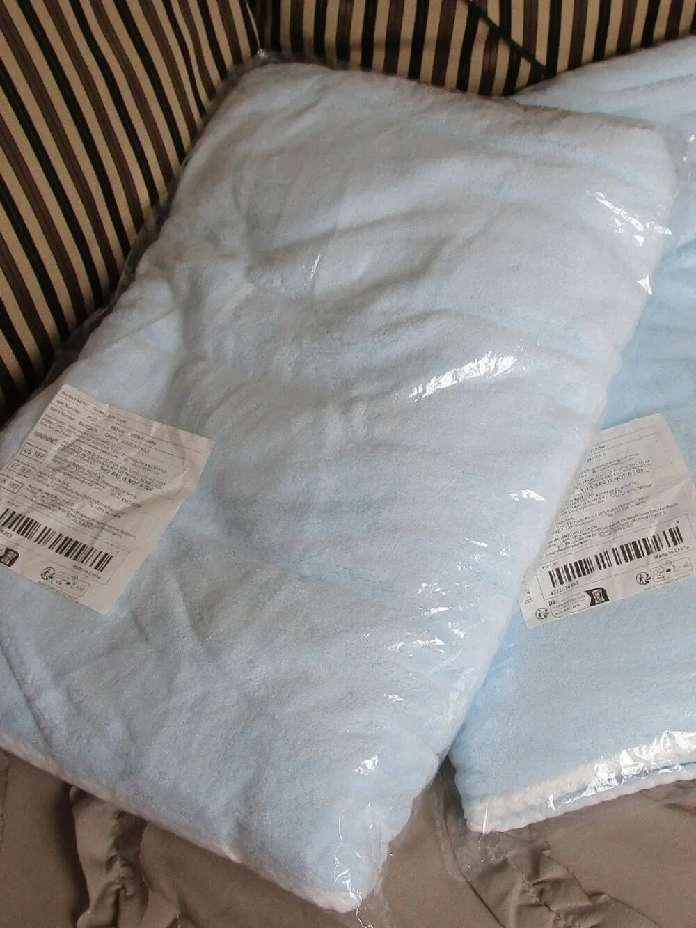 NIB pair of extra large plush towels